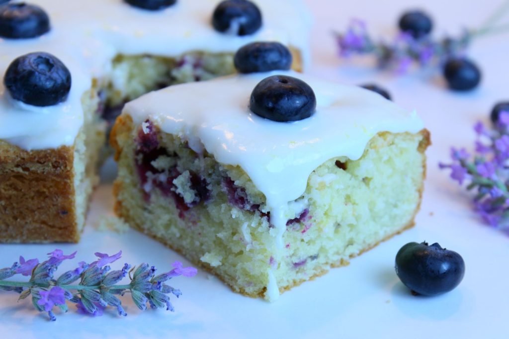 Blueberry and Lemon-Lavender Snaking Cake
