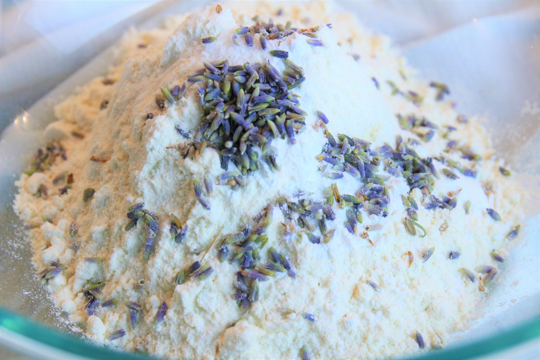 Blueberry and Lemon-Lavender Snaking Cake