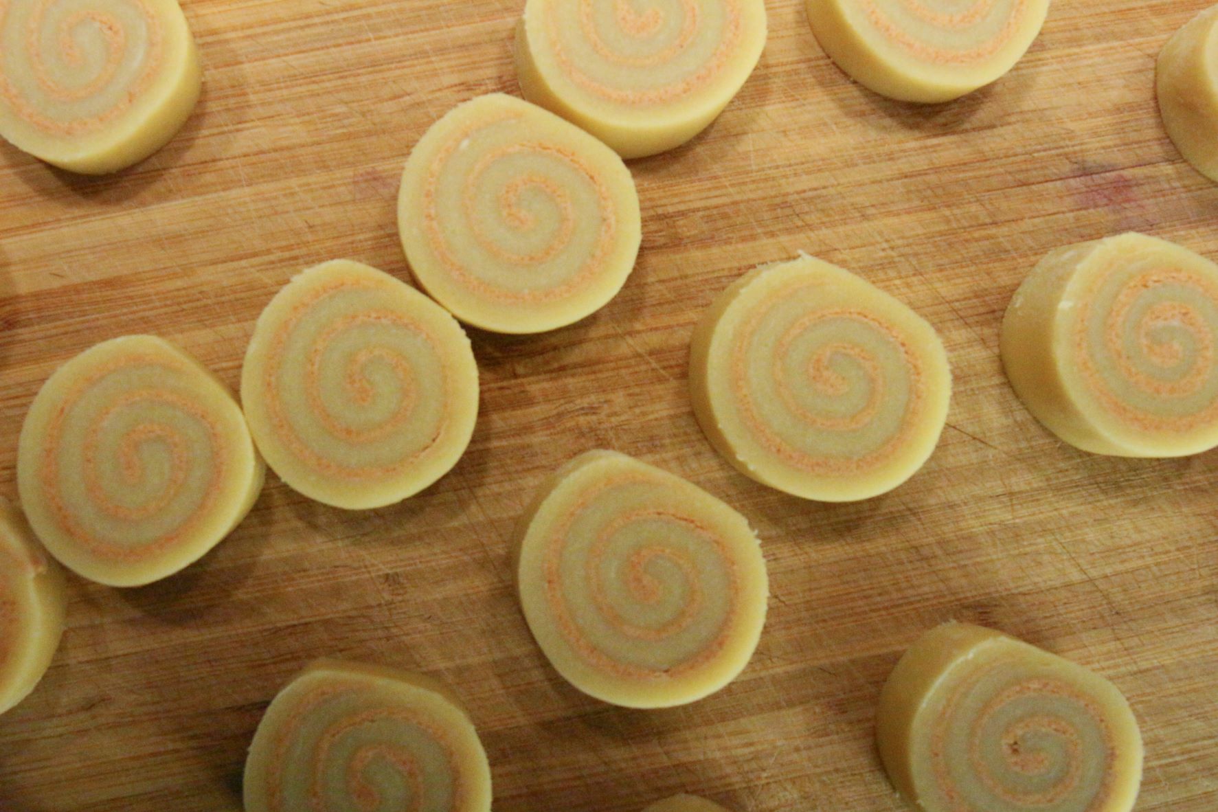 Sliced cookies ready to bake.